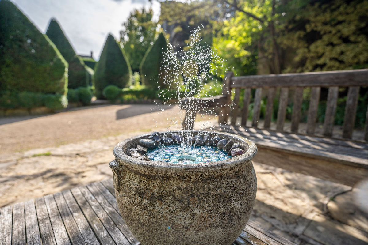 What is the Hydria Re-Chargeable Fountain Kit?