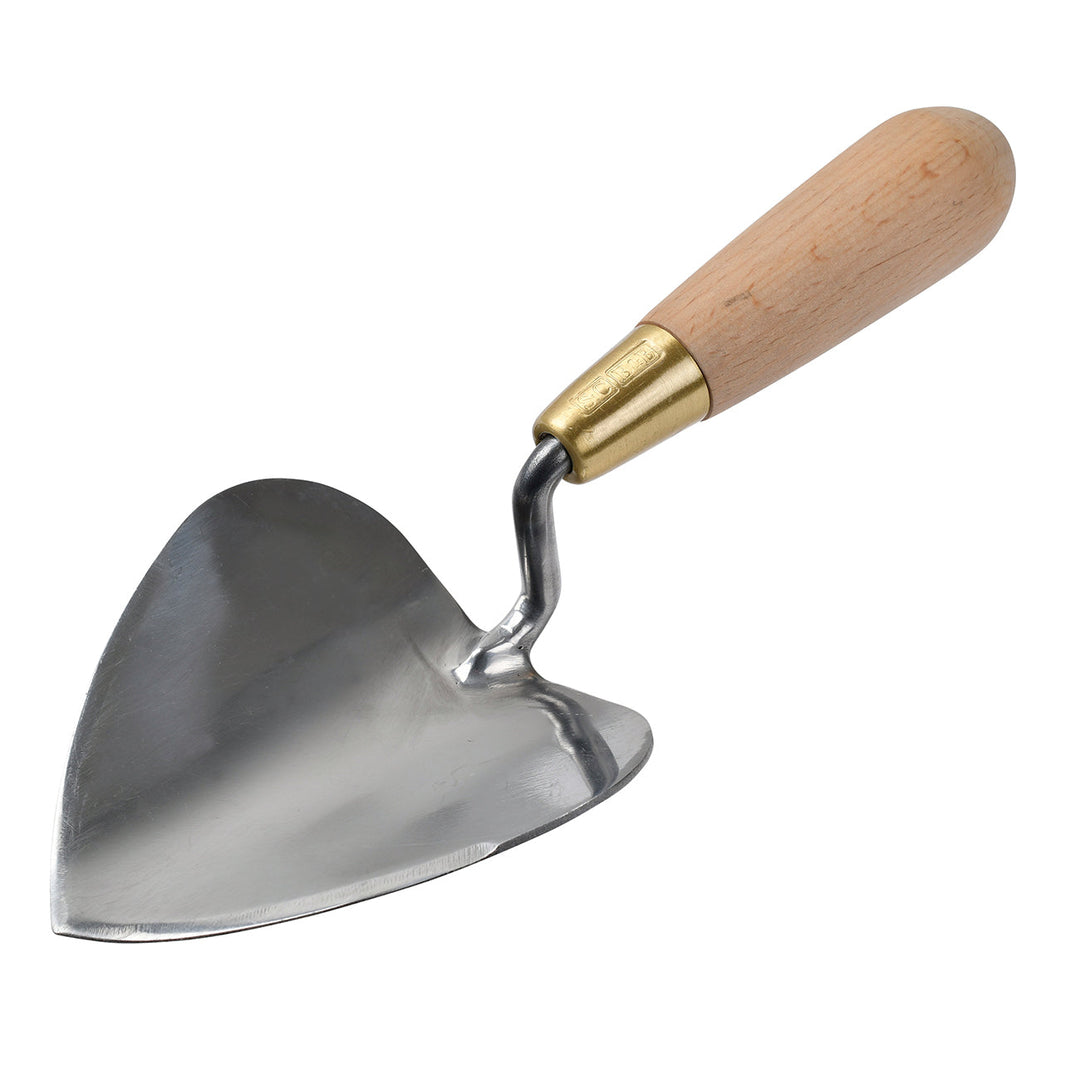 heart shaped garden trowel Burgon & Ball Sophie Conran Heart Shaped Trowel