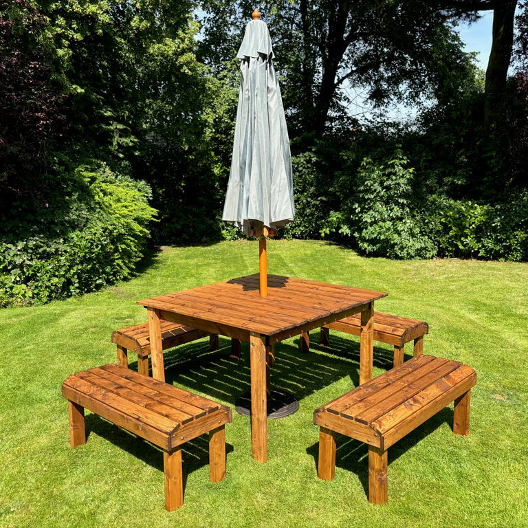 KNIGHTS 8 SEATER TABLE SET - Middle of the garden, bench seating, table. 