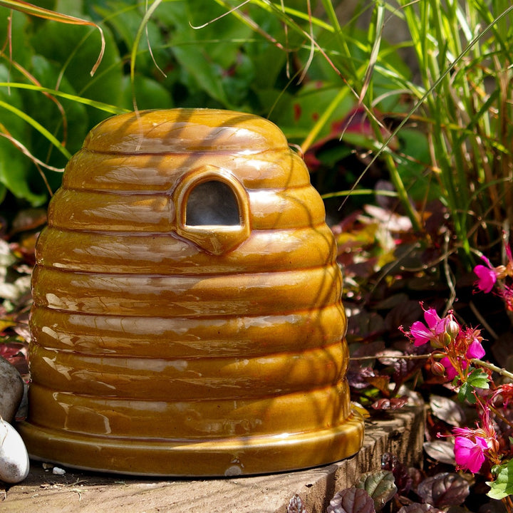 Wildlife World Ceramic Bee Skep with Nesting Material Garden Wildlife  Garden Wildlife